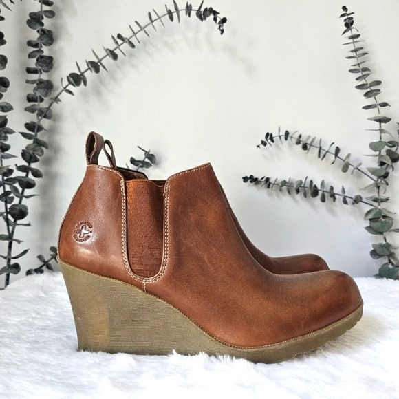 DR. MARTENS Nettie Wedge Chelsea Ankle Bootie Boots - Picture 1 of 7